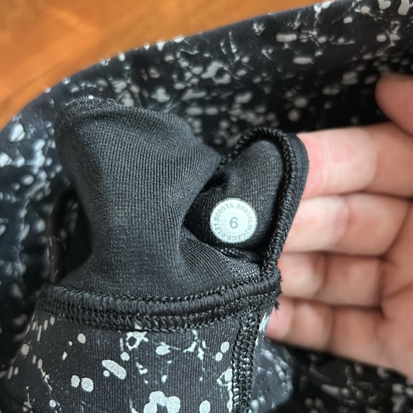 Lululemon Energy Reflective Long-Line Bra Medium Support, B–D Cups - Picture 3 of 3